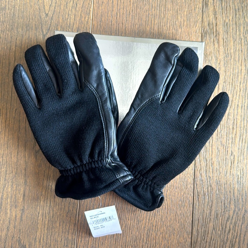 NWT Nordstrom Genuine Leather MENS Gloves.